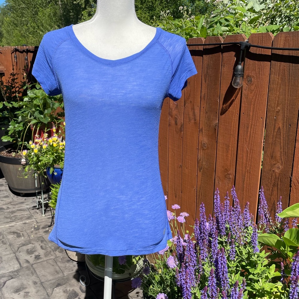 Scorpio Sol blue light athletic top